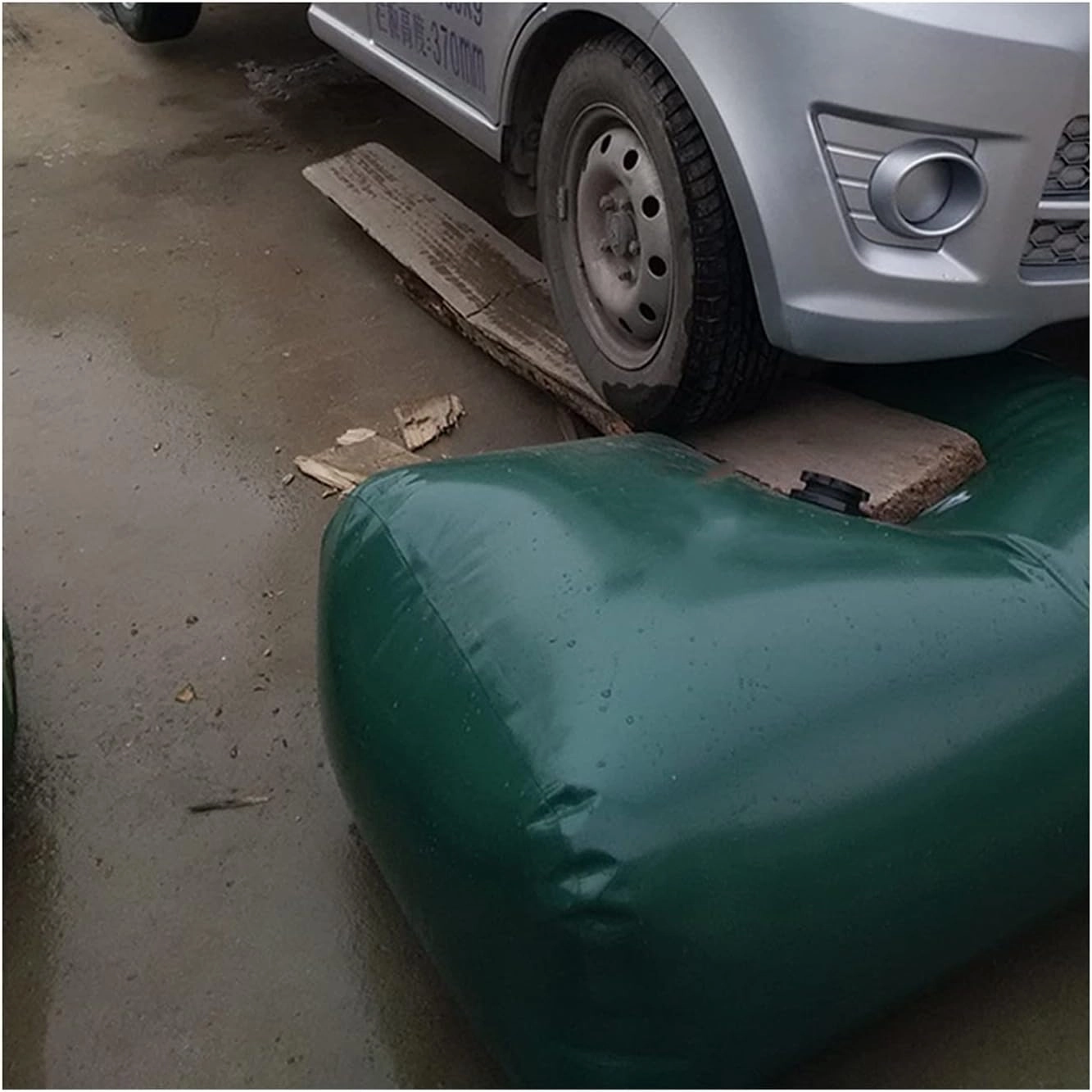 Collapsible Water Bladder Tanks, Large-Capacity Water Storage Container Portable Emergency Water Storage Tank for Drought Resistance Fire Protection Agricultural Irrigation(Size:400L/1x0.8x0.5m)