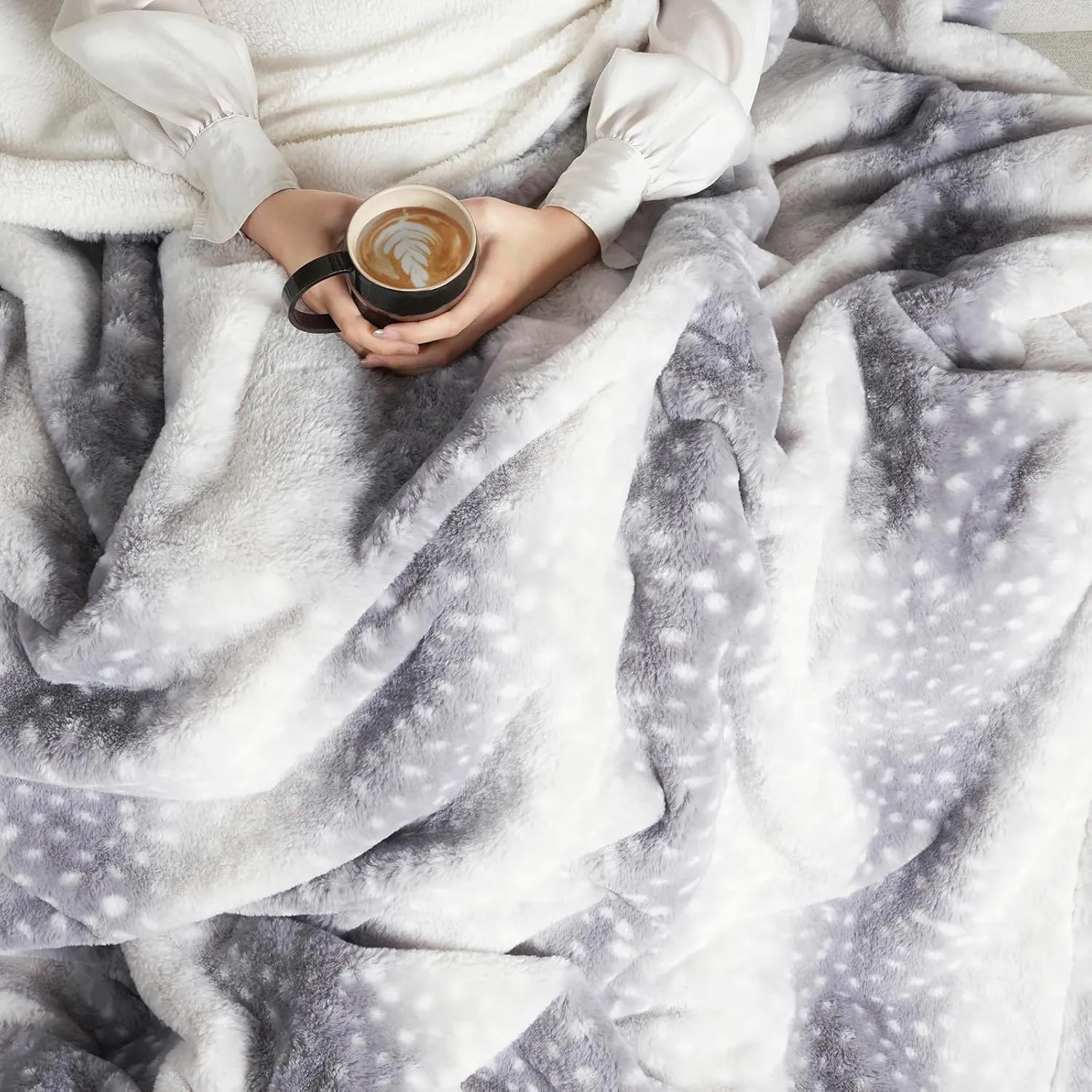 Cozy Bliss Luxury Faux Fur Throw Blanket Animal Print, Non Shedding Double Sided Sherpa Blankets Super Soft Fluffy Thick Warm Throws Home Decor for Christmas Couch Bed Sofa Women (Grey, 50x60 Inches)