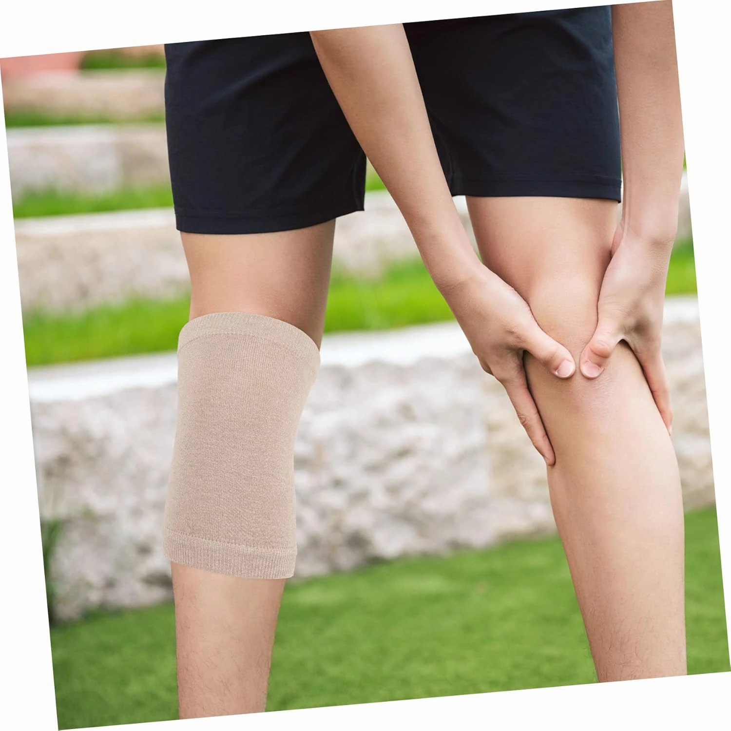 FRCOLOR Warm Knee Pads Stabilizer Braces for Women Men Compression Sleeve for Knees Lightweight Leg Warmer Random Color