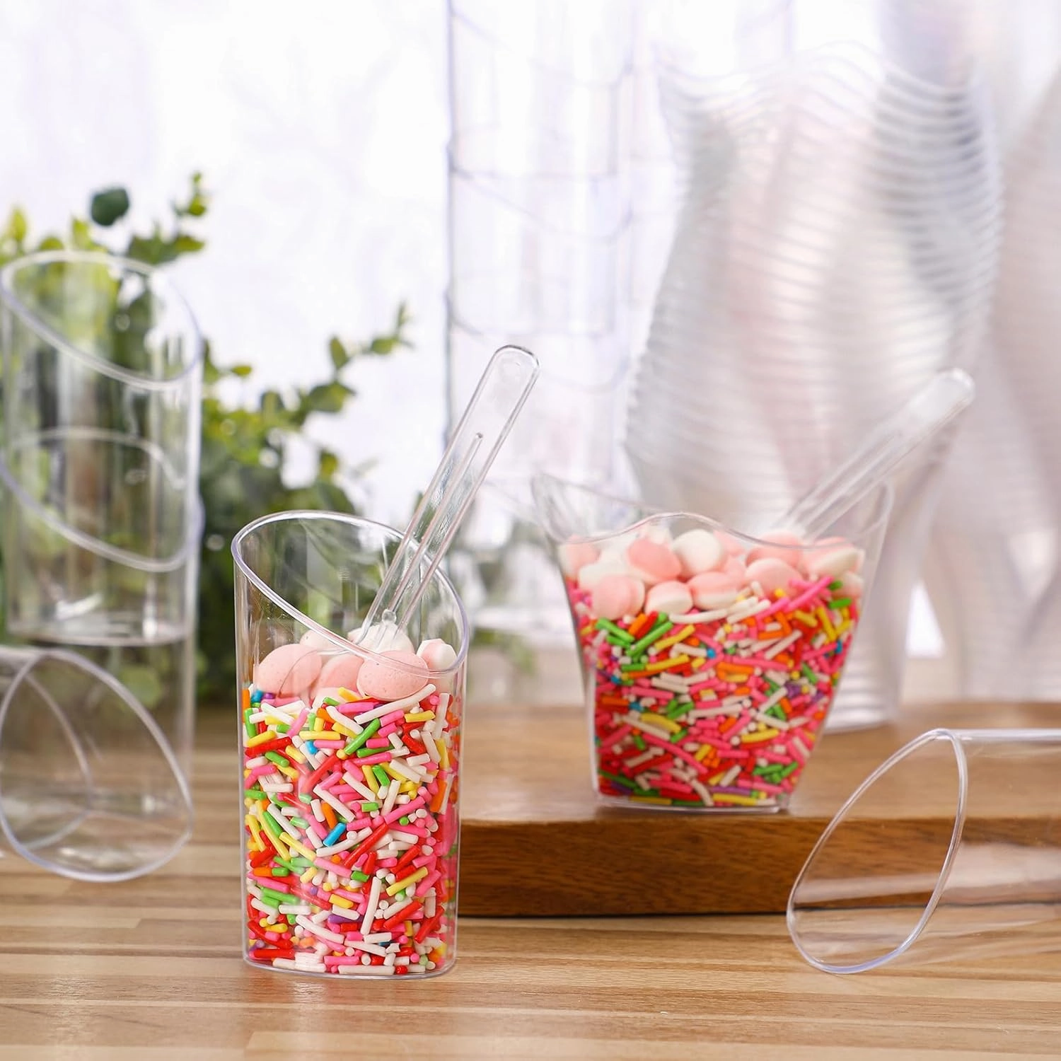 Funtery 300 Pack Mini Dessert Cups with Spoons Bulk Clear Plastic Slanted Round Parfait Appetizer Cup for Desserts Shooters(3oz, 4oz,Round, Twisted)
