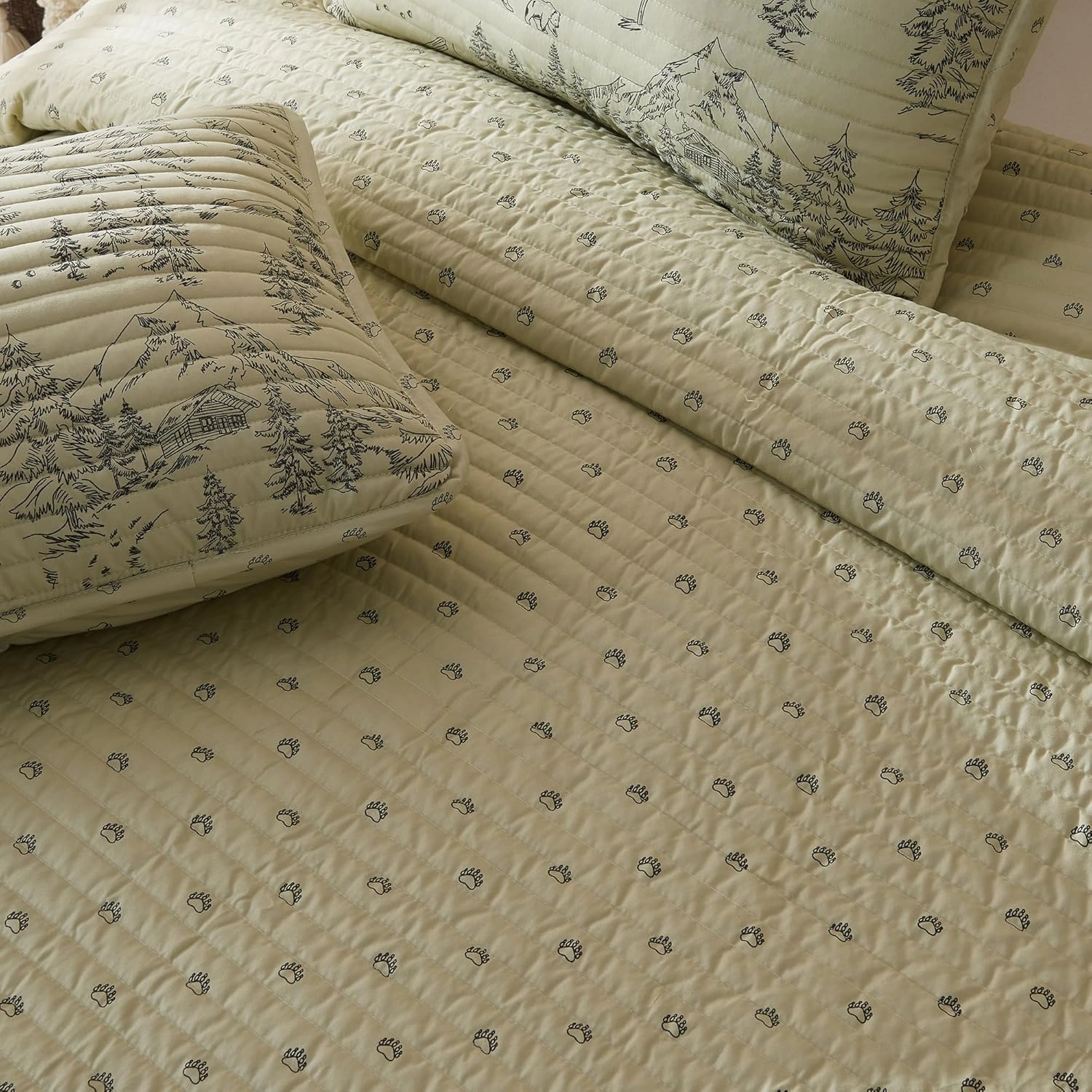 Great Bay Home Full/Queen Reversible Rustic Lodge Bear Bedspread Quilt with Shams - All Season Cabin Coverlet Bedding Set (Includes 1 Quilt, 2 Pillow Shams)