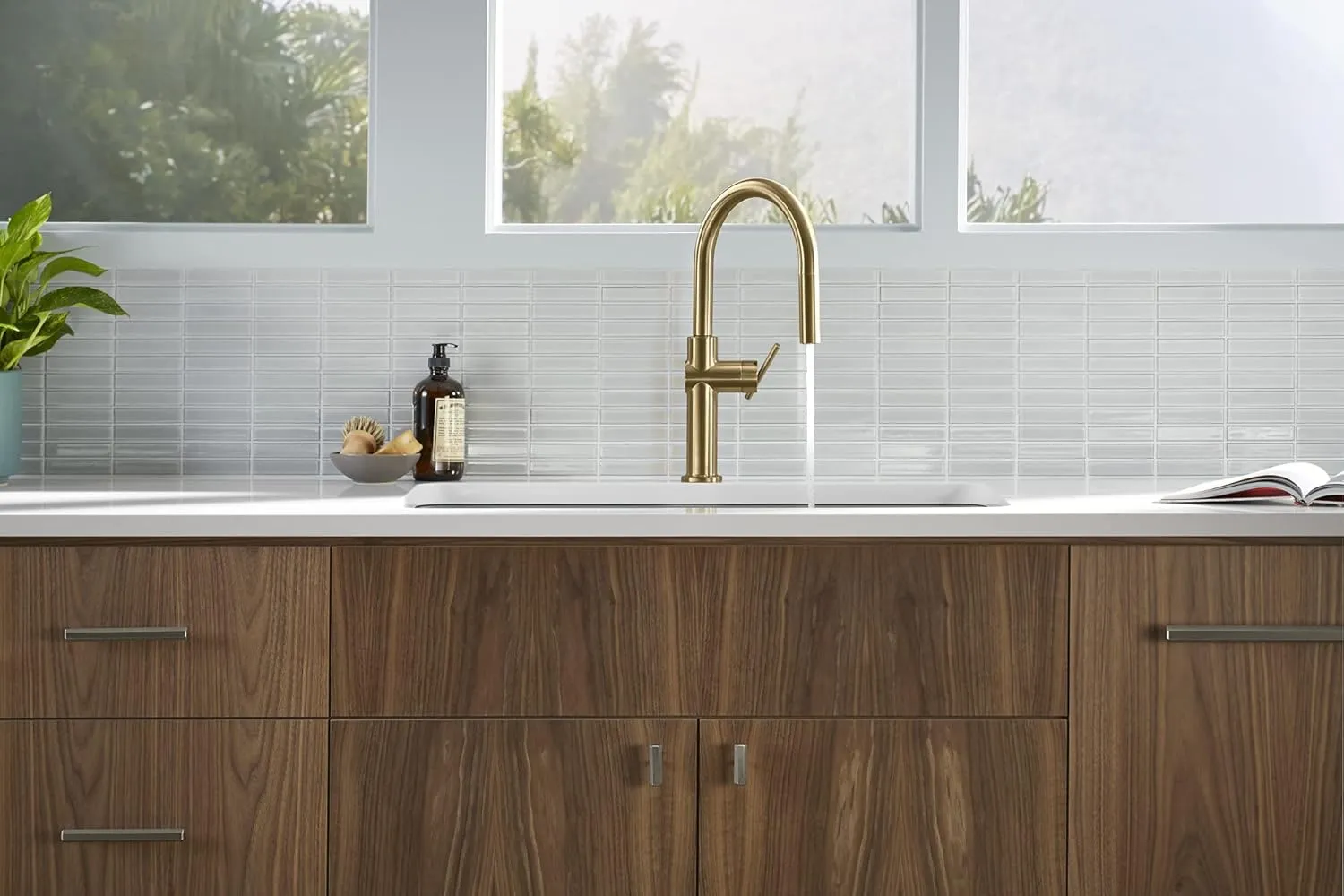 KOHLER 22972-2MB Crue Pull Down Kitchen Faucet, Pull-Down Sprayer, Vibrant Brushed Moderne Brass