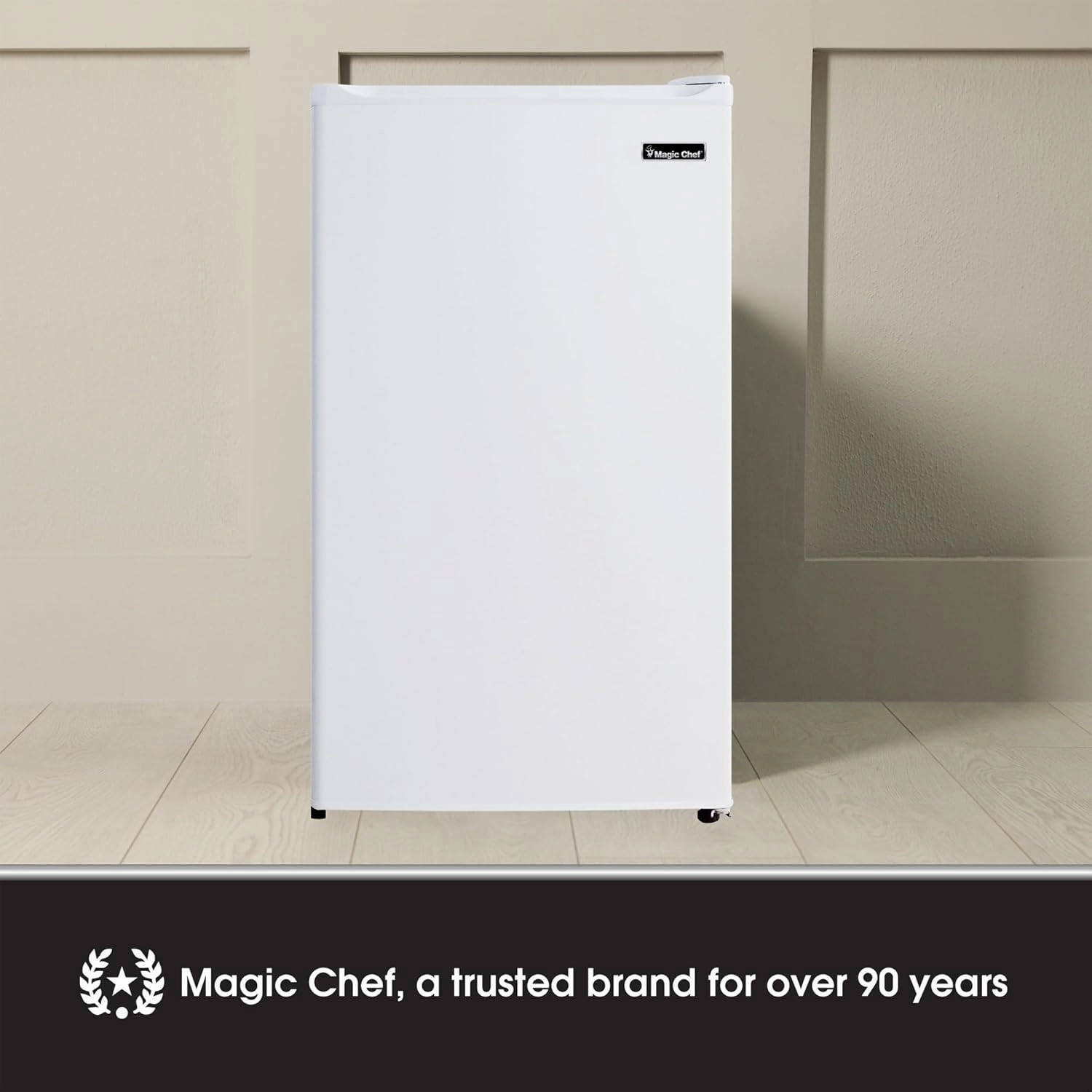 Magic Chef MCBR350W2 Compact Refrigerator with Manual Defrost, Small Refrigerator for Compact Spaces, 3.5 Cubic Feet, White