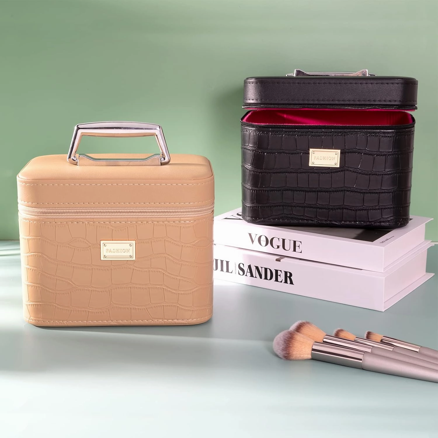 Makeup box,Black makeup storage box,Train case makeup box,Professional train case make up box for women adults.