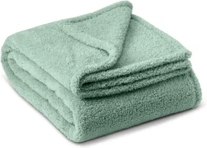 NORTHWEST HGTV Teddy Sherpa Faux Fur Throw Blanket, Ultra Soft Cozy Layer for Bed or Couch, Plush Velvety Texture for Snuggling, Lounging, or Home Décor, 50 x 70 inches, Green