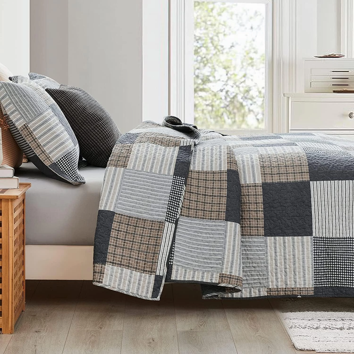 PANGUSHAN Twin Size Quilt Set,100% Cotton Quilt,Patchwork Plaid Quilt Bedding Set Bedspreads,Gray(Grey)/Black/Tan/White/Cream Quilt for Twin Bed,Reversible Lightweight Comforter Bed Set,2 Pieces