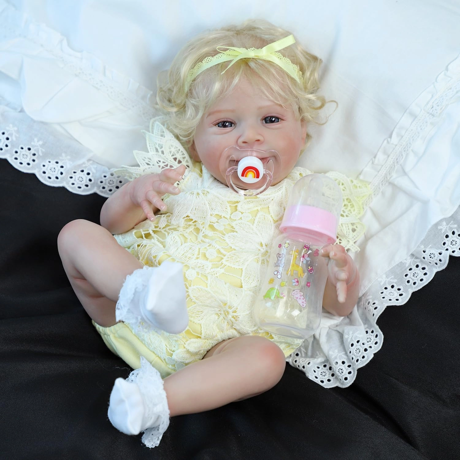 SCOM Reborn Realistic Baby DollsGirl，18 Inch Lifelike Realistic Dolls，Silicone Cute Soft Body Doll Real Life Doll Gift for Age 3 