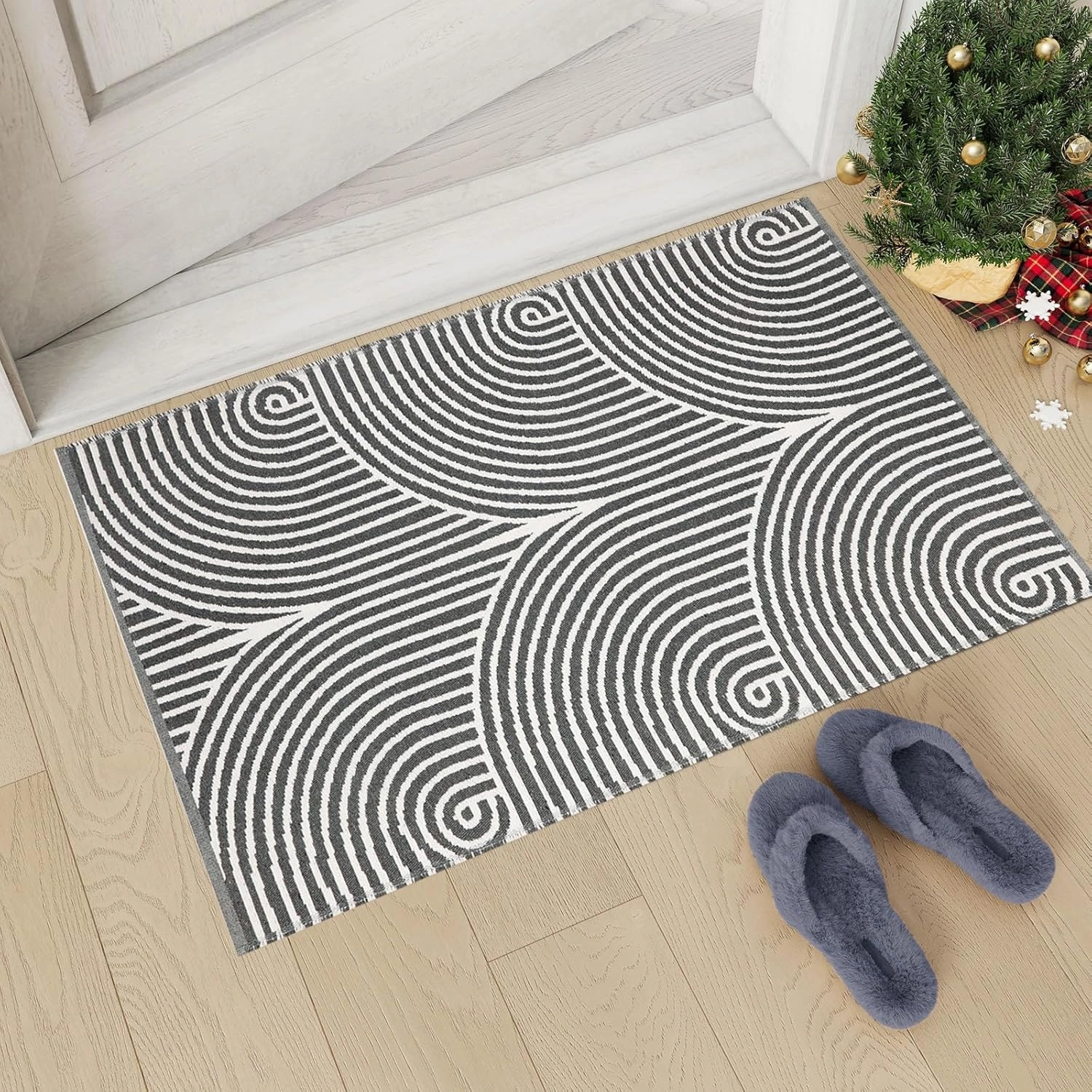 Tiffasea Small Bathroom Rug 2'x3', Indoor Door Mat Machine Washable Small Area Rug, Cotton Woven Indoor Outdoor Rugs Reversible Entryway Rug Farmhouse Throw Rugs for Bedroom/Kitchen/Entry