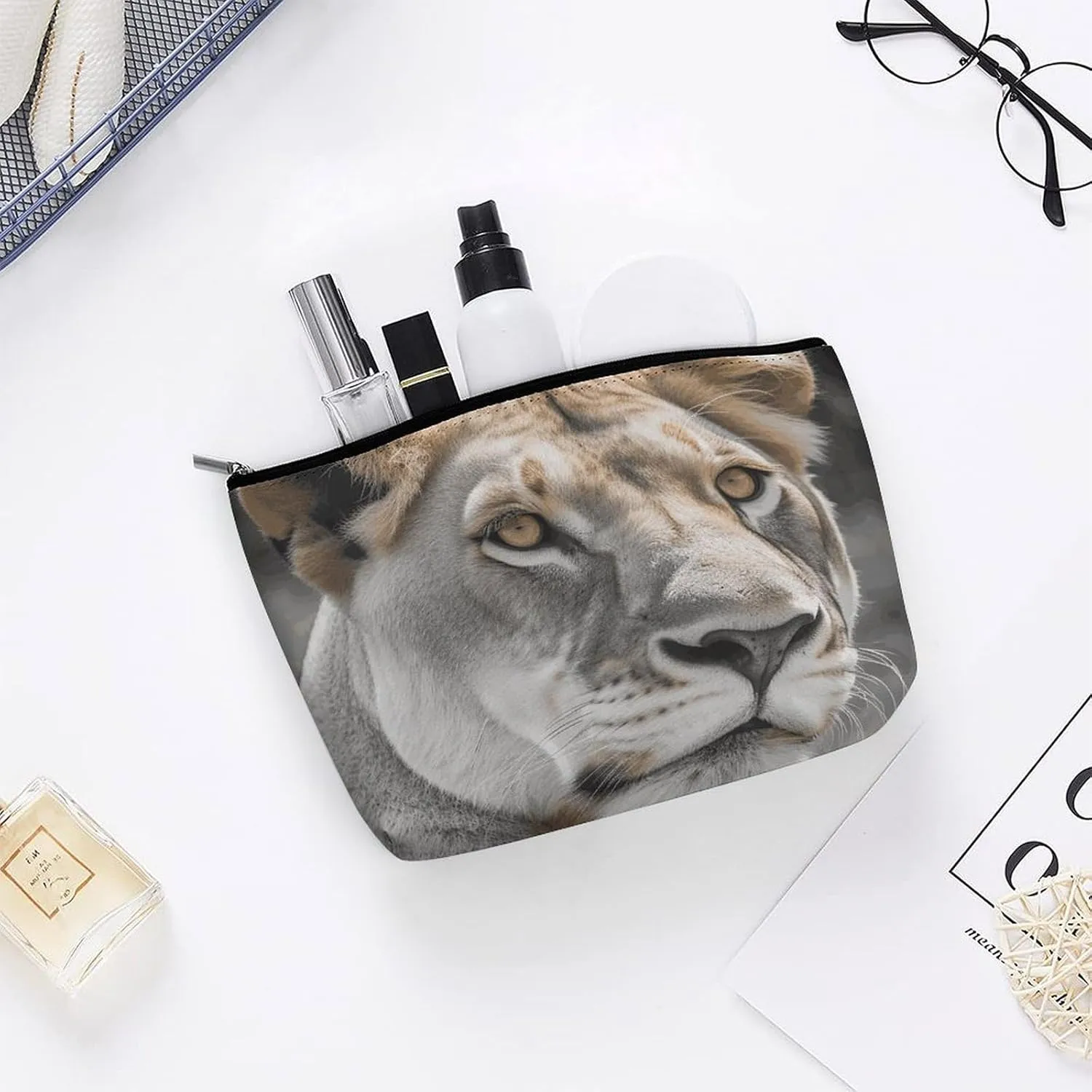 Toiletry Bag for Women Lioness Cosmetic Bag Portable Capacity Travel Makeup Bags with Zipper Lightweight Cute Beauty Makeup Organizer for Traveling, Accessories, Essentials