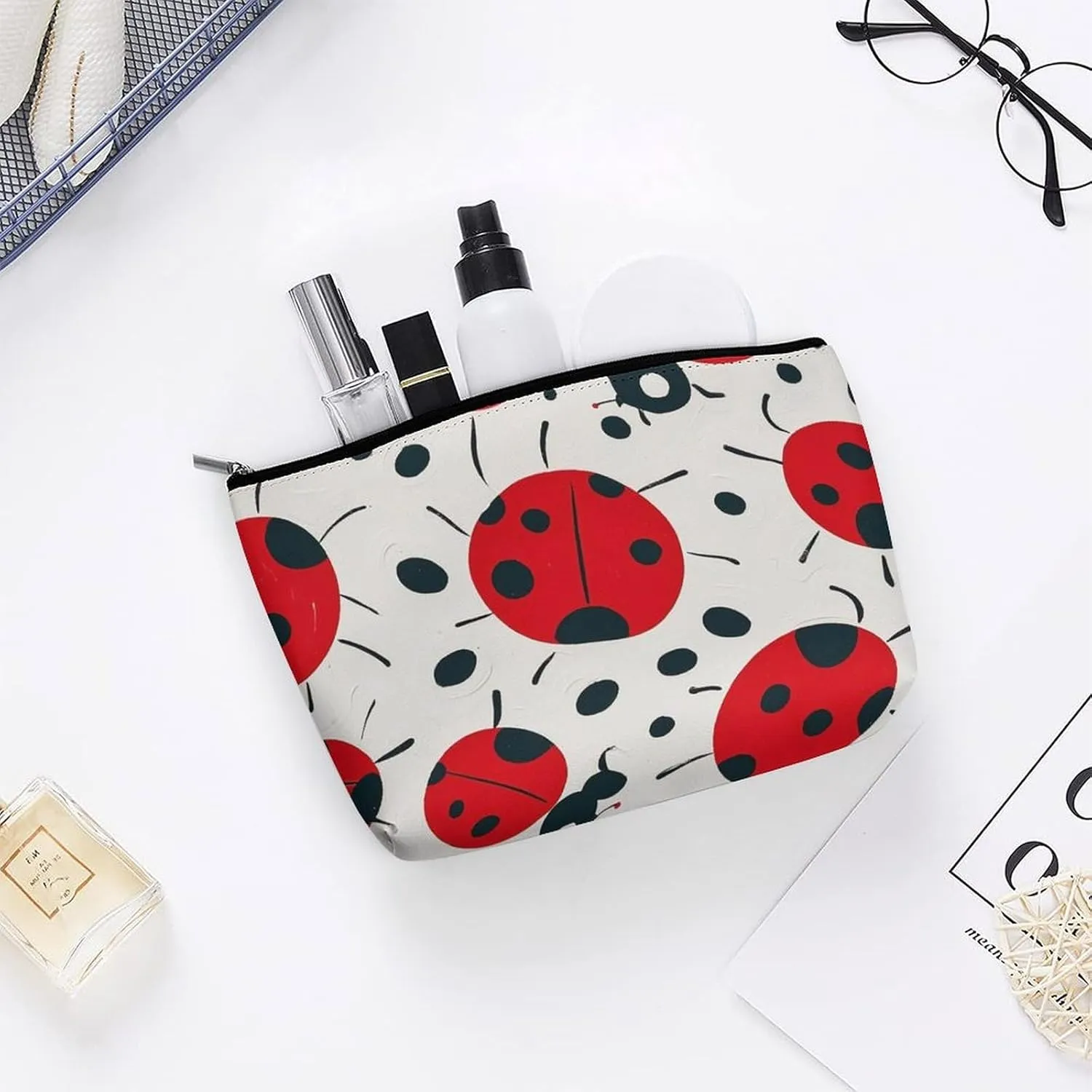 Toiletry Bag for Women Red Black Spotted Ladybug Cosmetic Bag Portable Capacity Travel Makeup Bags with Zipper Lightweight Cute Beauty Makeup Organizer for Traveling, Accessories, Essentials
