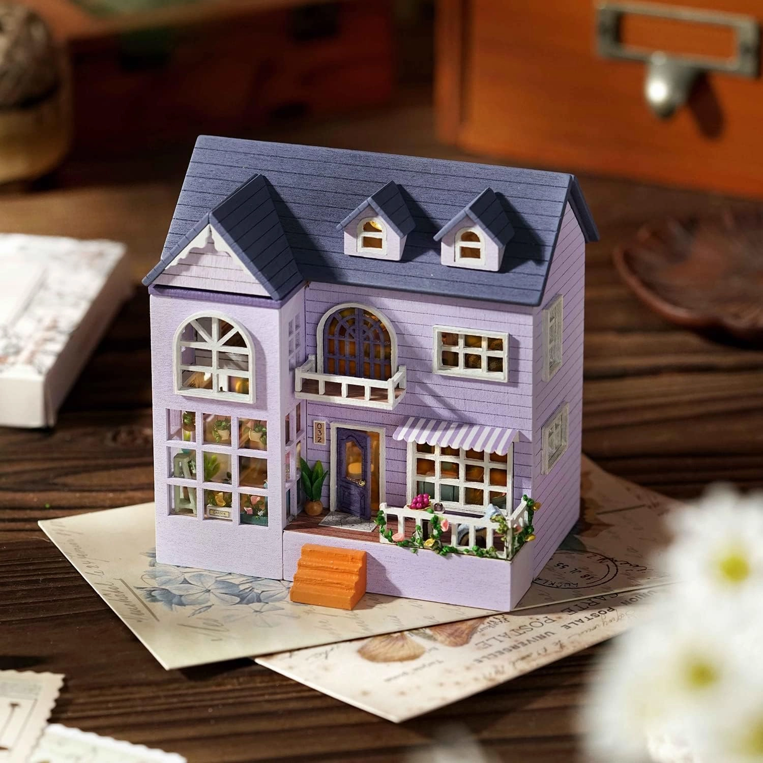 TuKIIE DIY Miniature Dollhouse Kit with Furniture, 1:32 Scale Creative Room Opened & Closed Mini Wooden Doll House for Kids Teens Adults(Happy House)