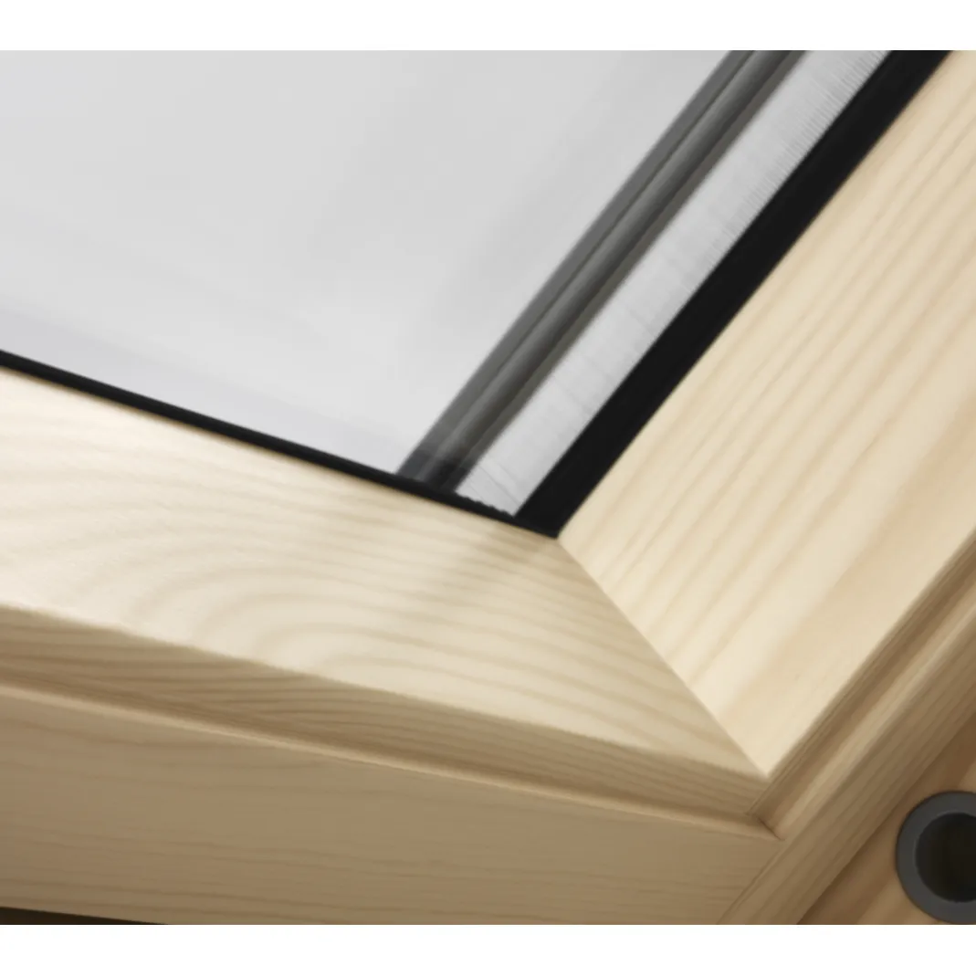 VELUX GGL CK02 3070 Pine Centre-Pivot Roof Window (55 x 78 cm)