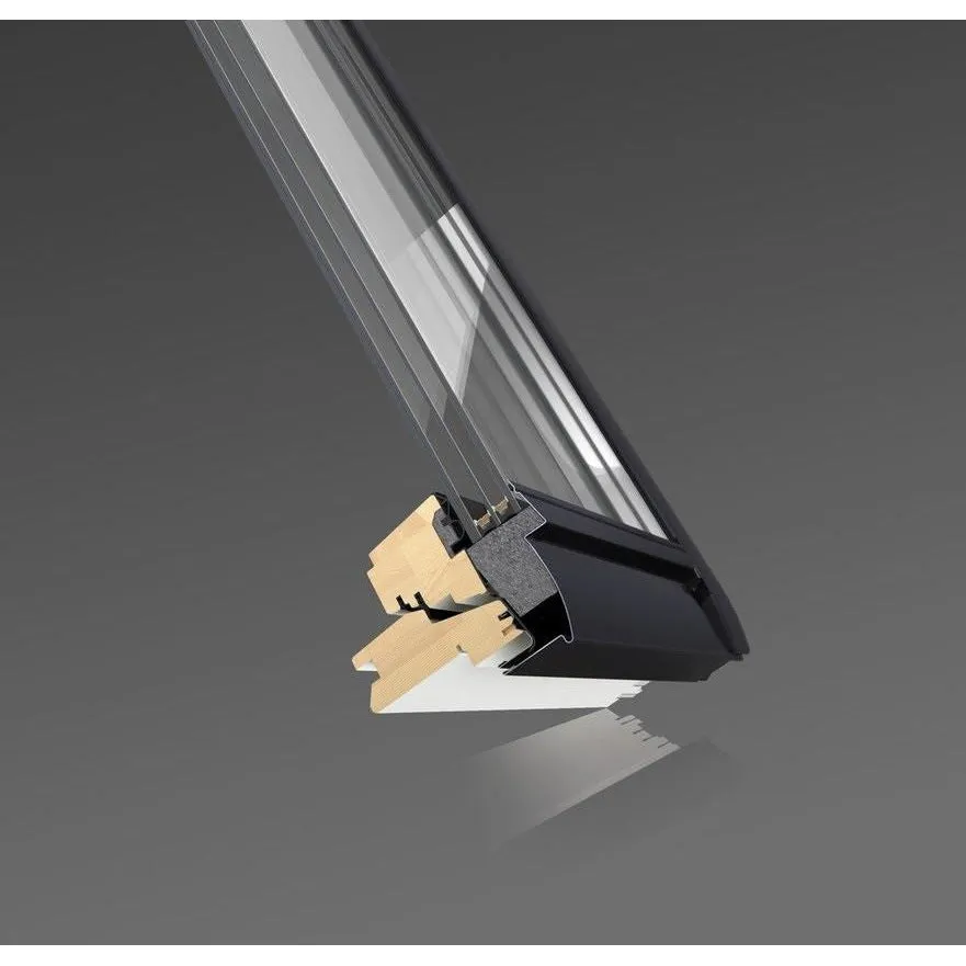 VELUX GGL MK06 3066 Triple Glazed Pine Centre-Pivot Roof Window (78 x 118 cm)