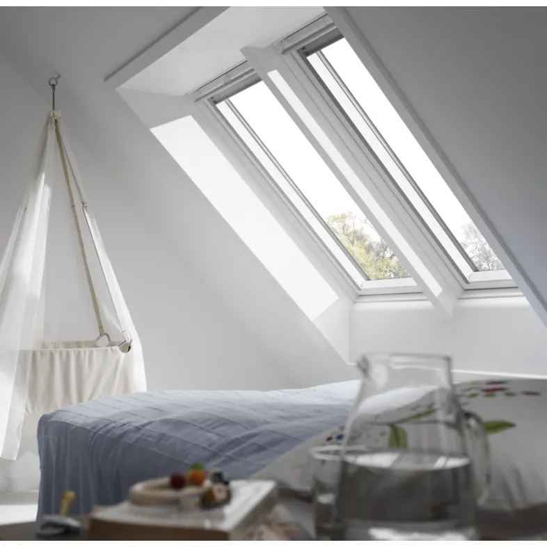 VELUX GGU MK06 0068 Triple Glazed Rain Noise Reduction White Polyurethane Centre-Pivot Roof Window (78 x 118 cm)