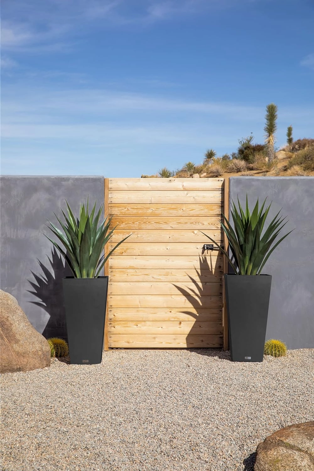 Veradek V-Resin Indoor/Outdoor Taper Planter, Set of 2 (30 inch, Black)